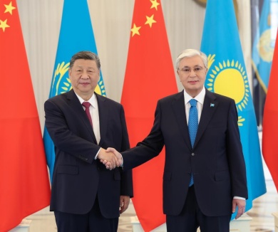 习近平同哈萨克斯坦总统会谈