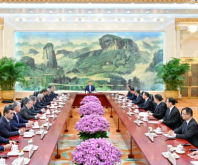 习近平集体会见上海合作组织成员国外长理事会会议外方代表团团长