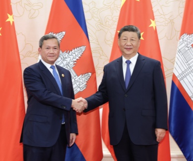 习近平会见柬埔寨首相