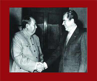 毛泽东与尼克松亲切握手