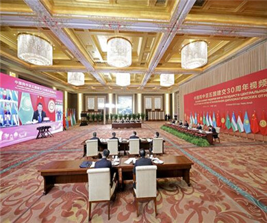 习近平主持中国同中亚五国建交30周年视频峰会