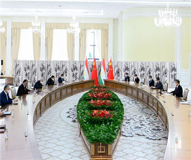 习近平会见塔吉克斯坦总统