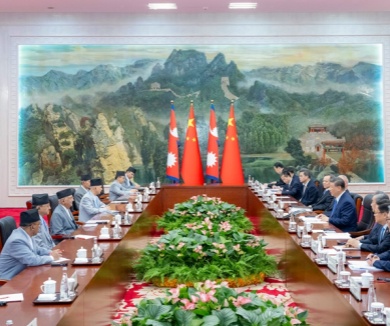 习近平会见尼泊尔总理
