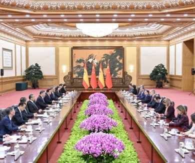 习近平举行仪式欢迎西班牙国王访华